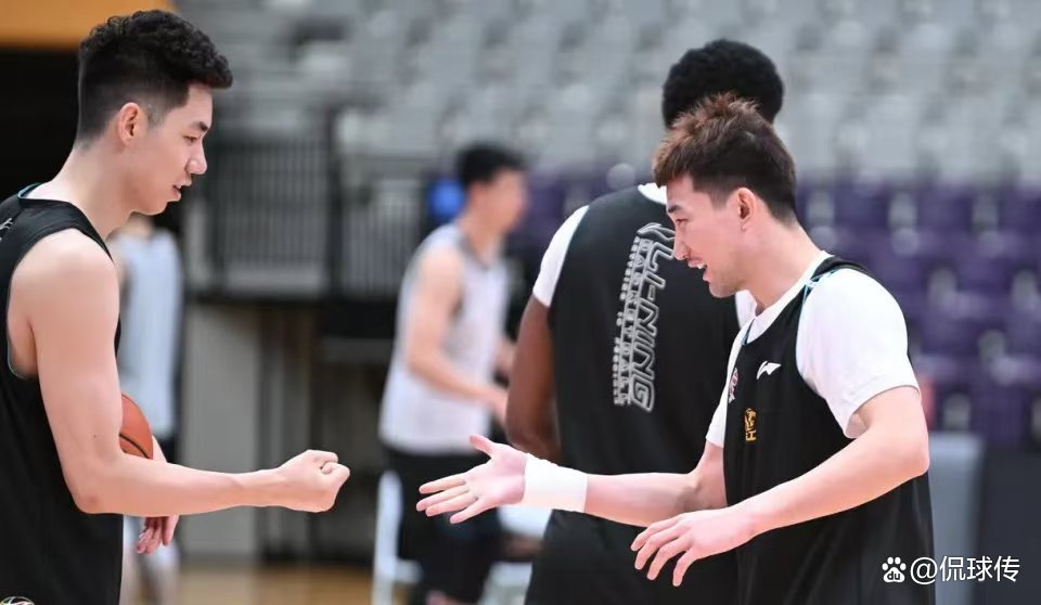 爱游戏-包含广厦男篮发布备战花絮，冲刺阶段刷新队史纪录，欧篮联任务艰巨，团队化学反应显著的词条-爱游戏